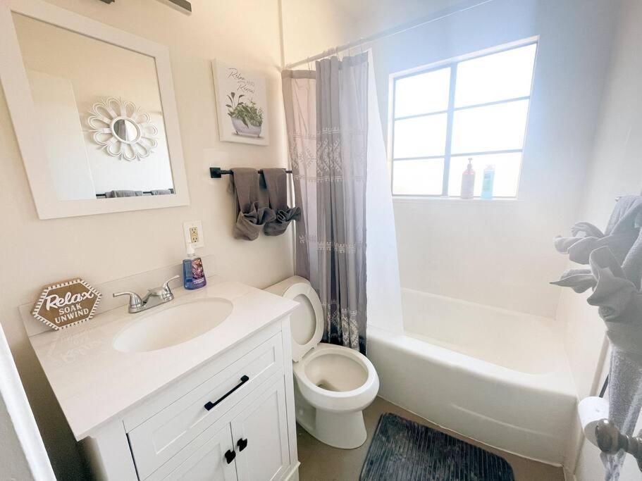 Pet Friendly! Private Casita In Nob Hill Villa Albuquerque Exteriör bild